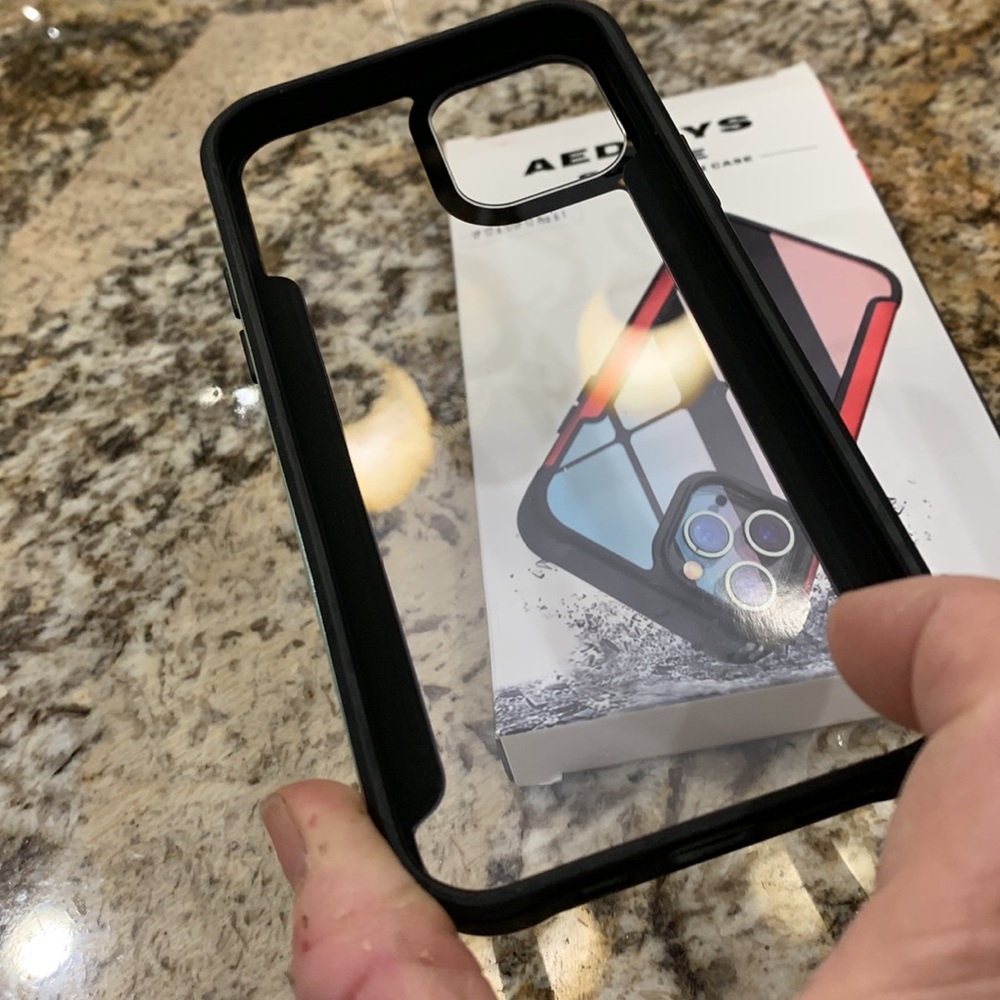 iPhone case - Picture 4 of 10